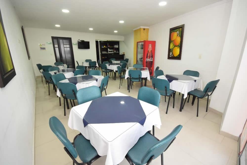 Hotel Zafiro Plaza Tunja Exteriör bild